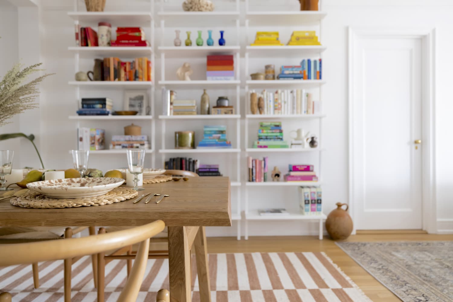 Kaiyo outlet dining table